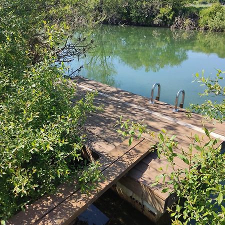 קארלובץ Traditional Houses Korana River מראה חיצוני תמונה
