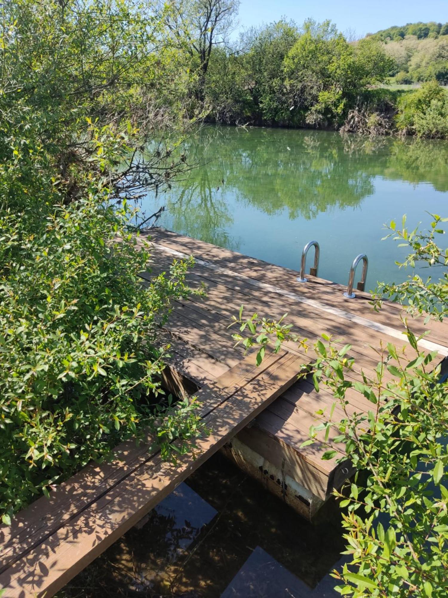 קארלובץ Traditional Houses Korana River מראה חיצוני תמונה